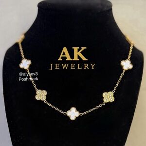 💎NECKLACE LUXURY 18k QUATREFOIL Clover 10 Motif White and Pave Classic Elegance